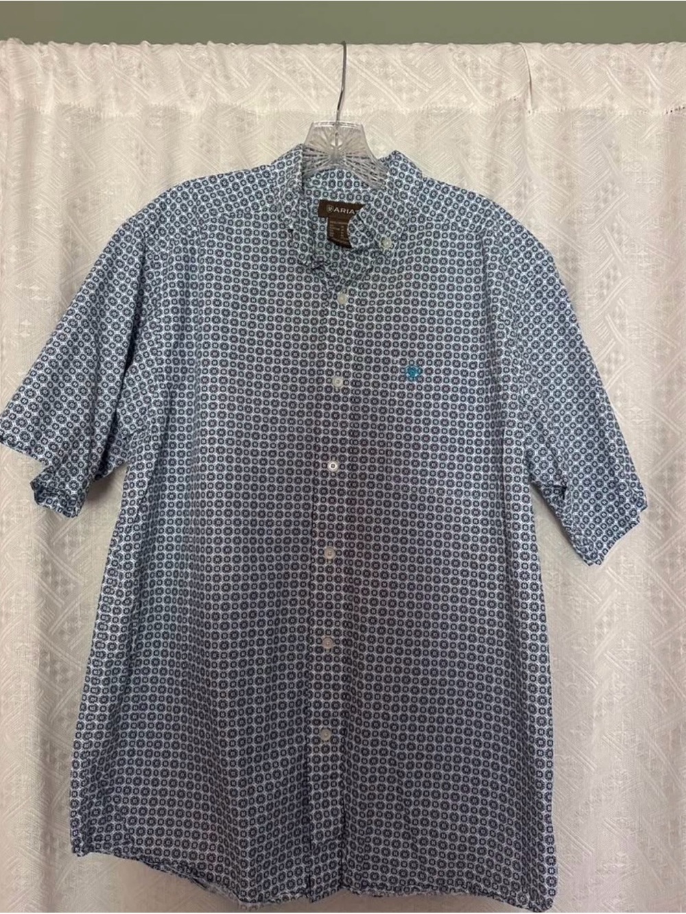 Izod Men's Blue Short-Sleeve Button-Down Shirt